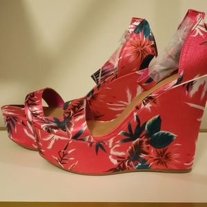 *NWT & Box* Tropicana Wedge Sandals